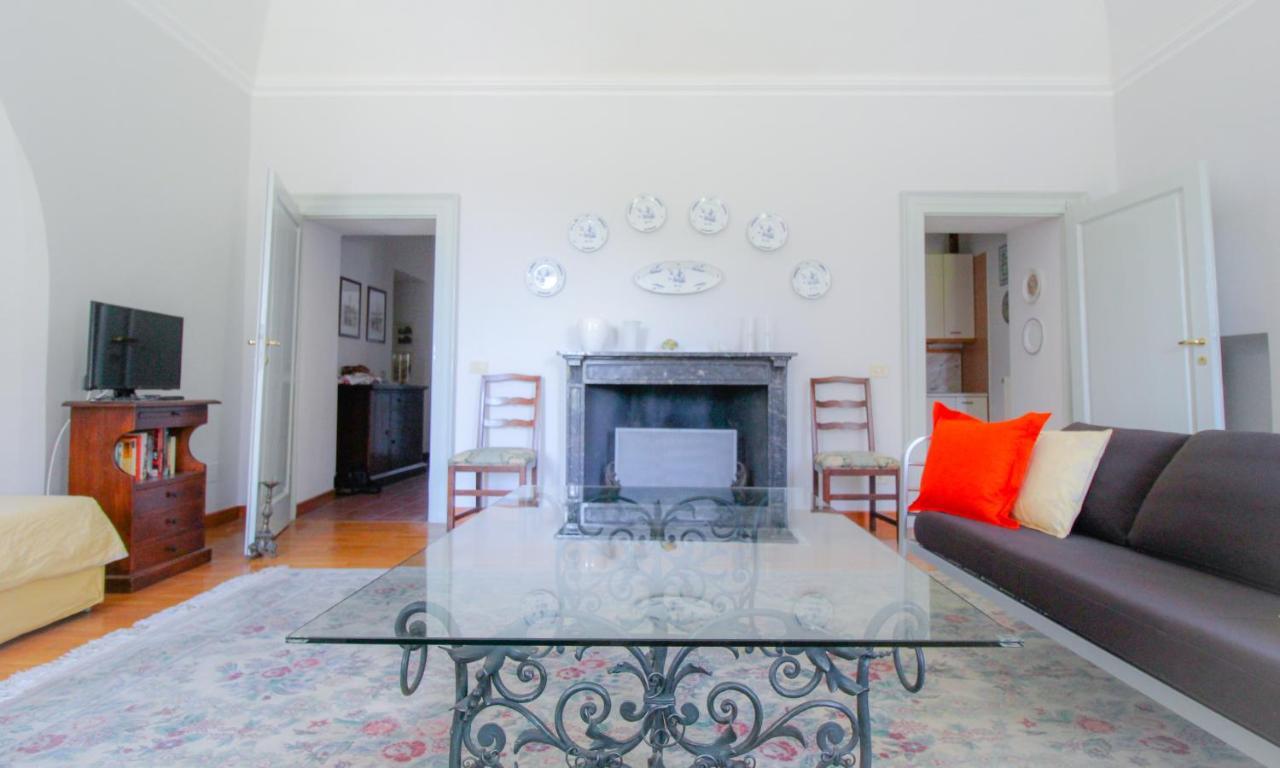 Bel Faggio Rosso Apartment เมนาจโจ ภายนอก รูปภาพ