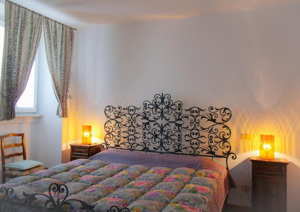 Bel Faggio Rosso Apartment เมนาจโจ ภายนอก รูปภาพ